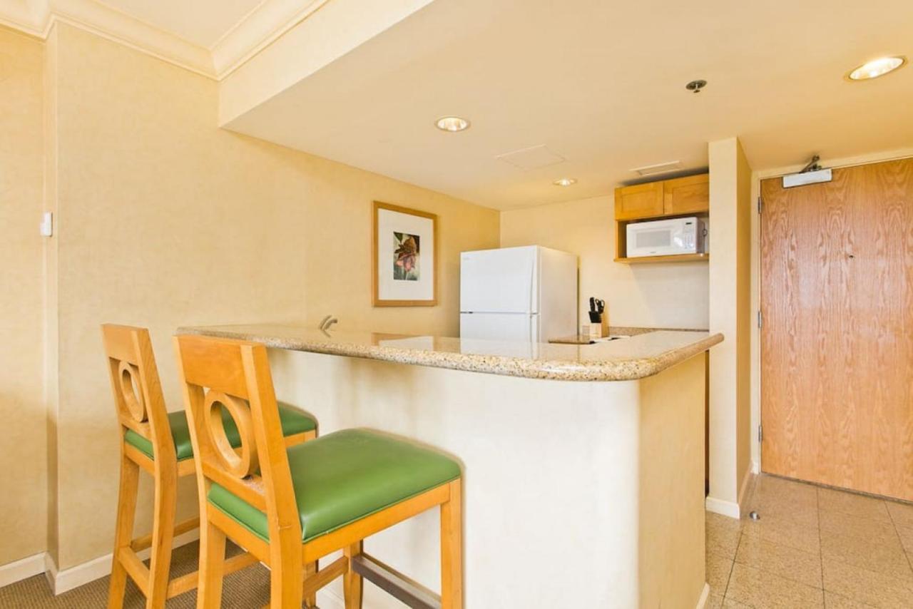 Ilikai Apt 302 - Spacious Studio With Stunning Ocean & Harbor Views Honolulu Luaran gambar